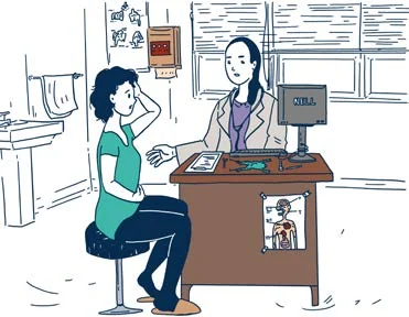 Un patient échange avec un professionnel à l'hôpital.