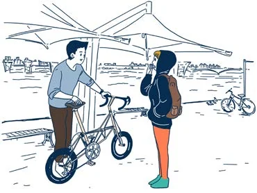 Deux amis parlent d'un vélo récemment acheté.